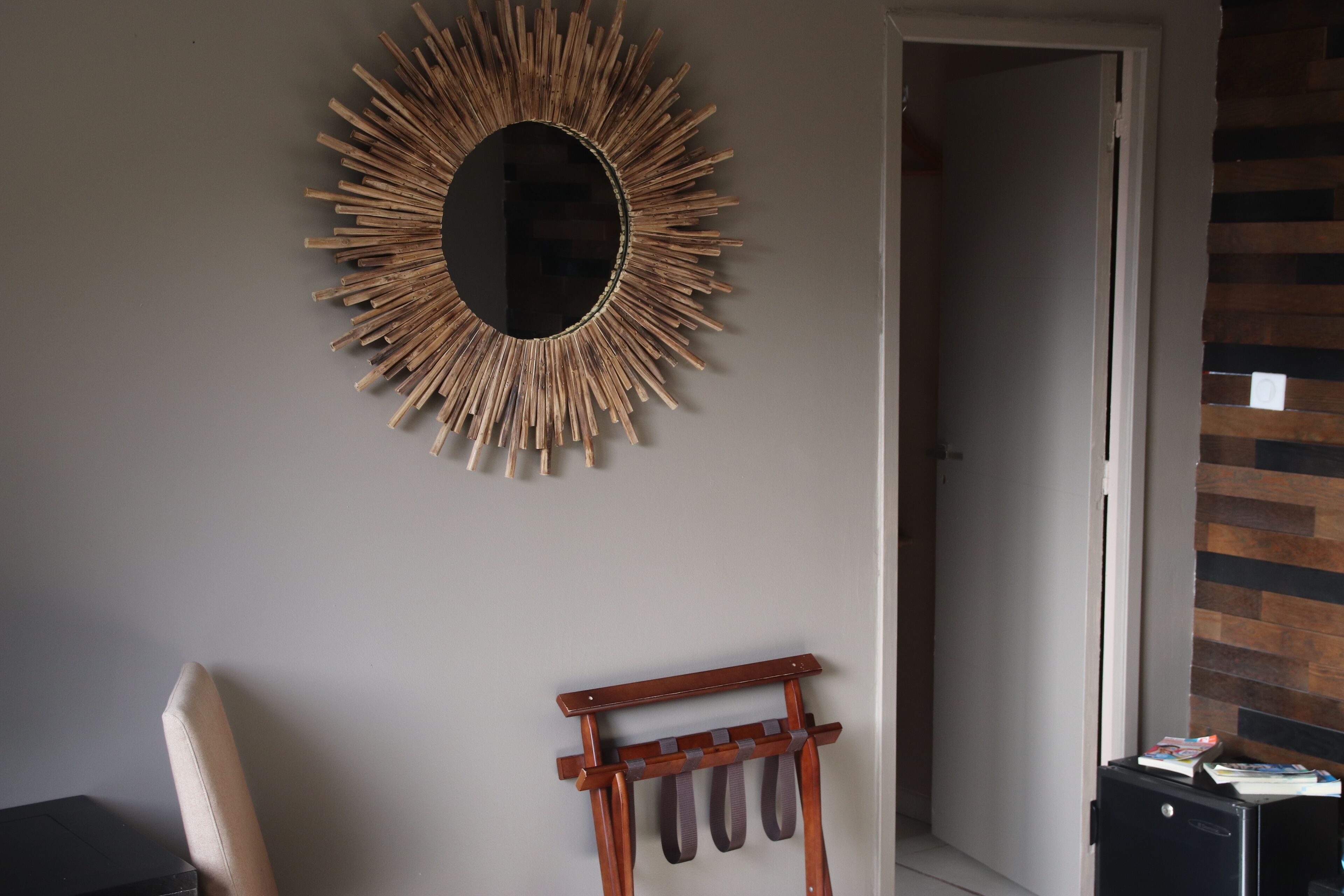 Chambre, 1 lit double, vue partielle sur la mer, vue mer | Bureau, chambres insonorisées, fer et planche à repasser