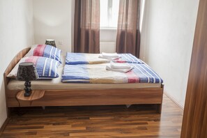 Apartamento superior, 2 habitaciones | 1 dormitorio, tabla de planchar con plancha, cunas gratuitas