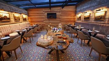 Sudah termasuk sarapan prasmanan setiap hari