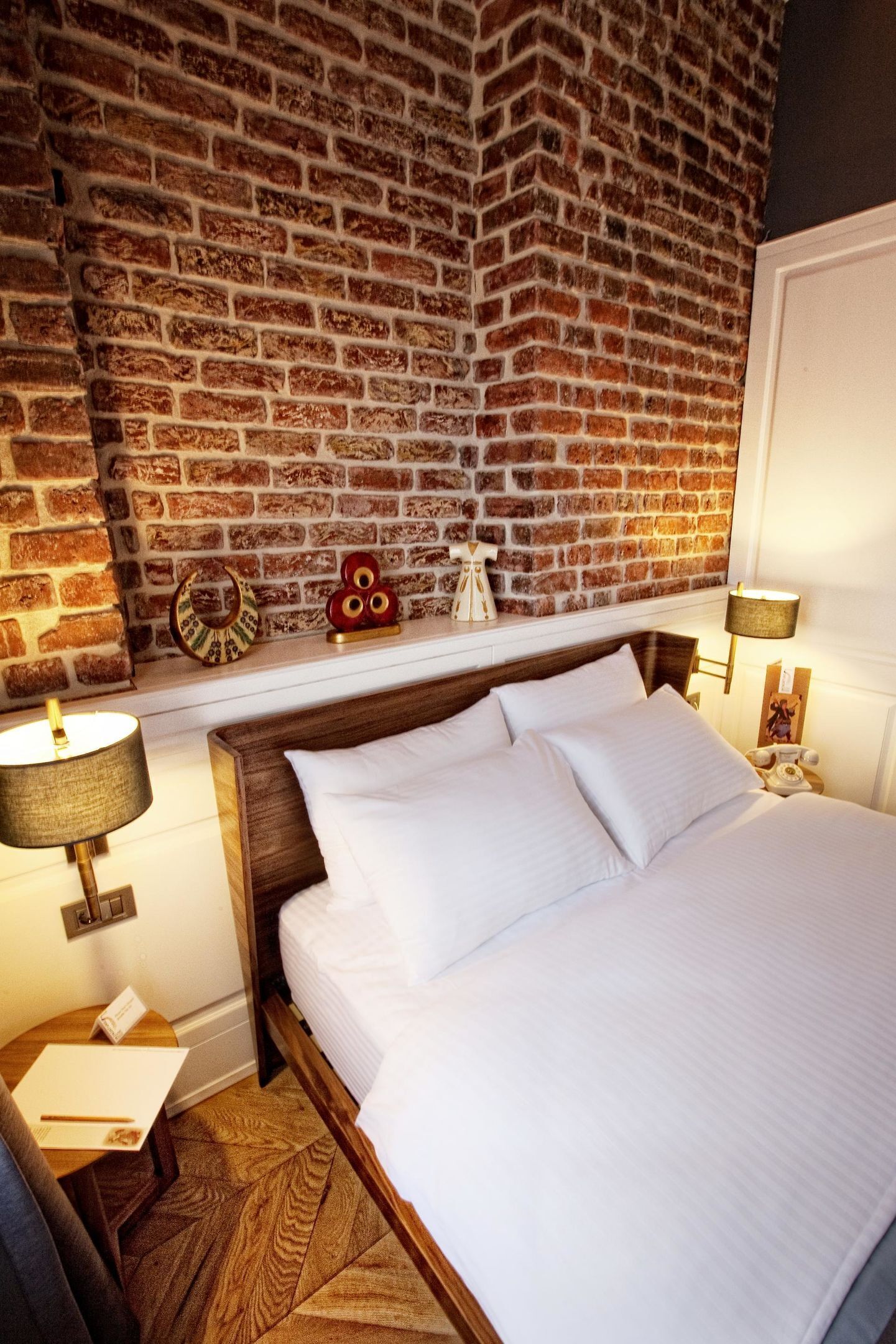 Premium bedding, in-room safe, desk, laptop workspace