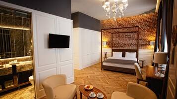 Suite, 1 King Bed with Sofa bed | Premium bedding, in-room safe, desk, laptop workspace