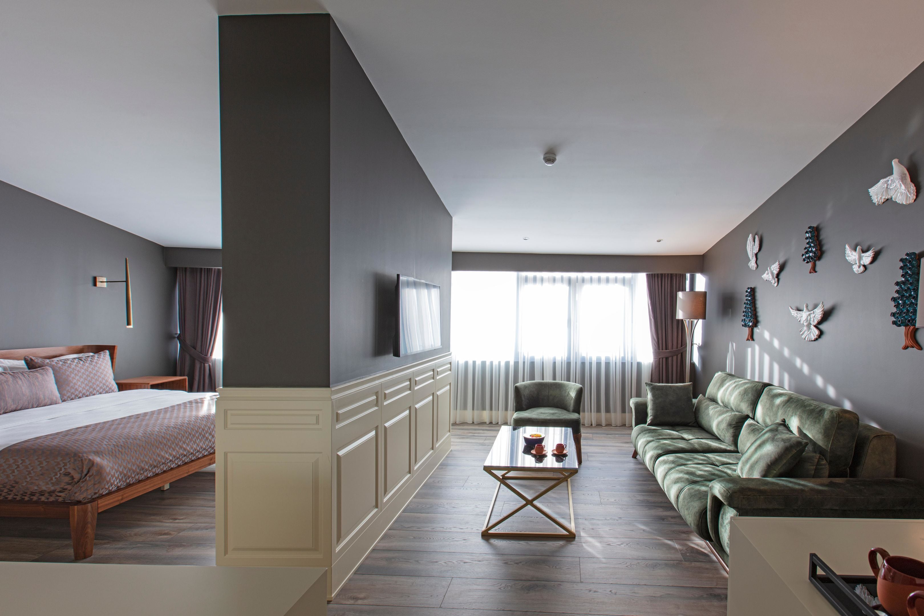 Premium bedding, in-room safe, desk, laptop workspace