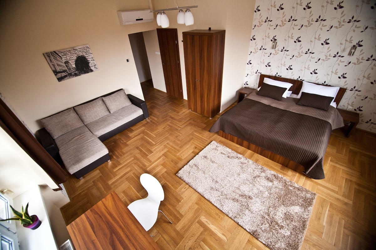 Superior Suite, 1 Bedroom | In-room safe, iron/ironing board, free WiFi, bed sheets