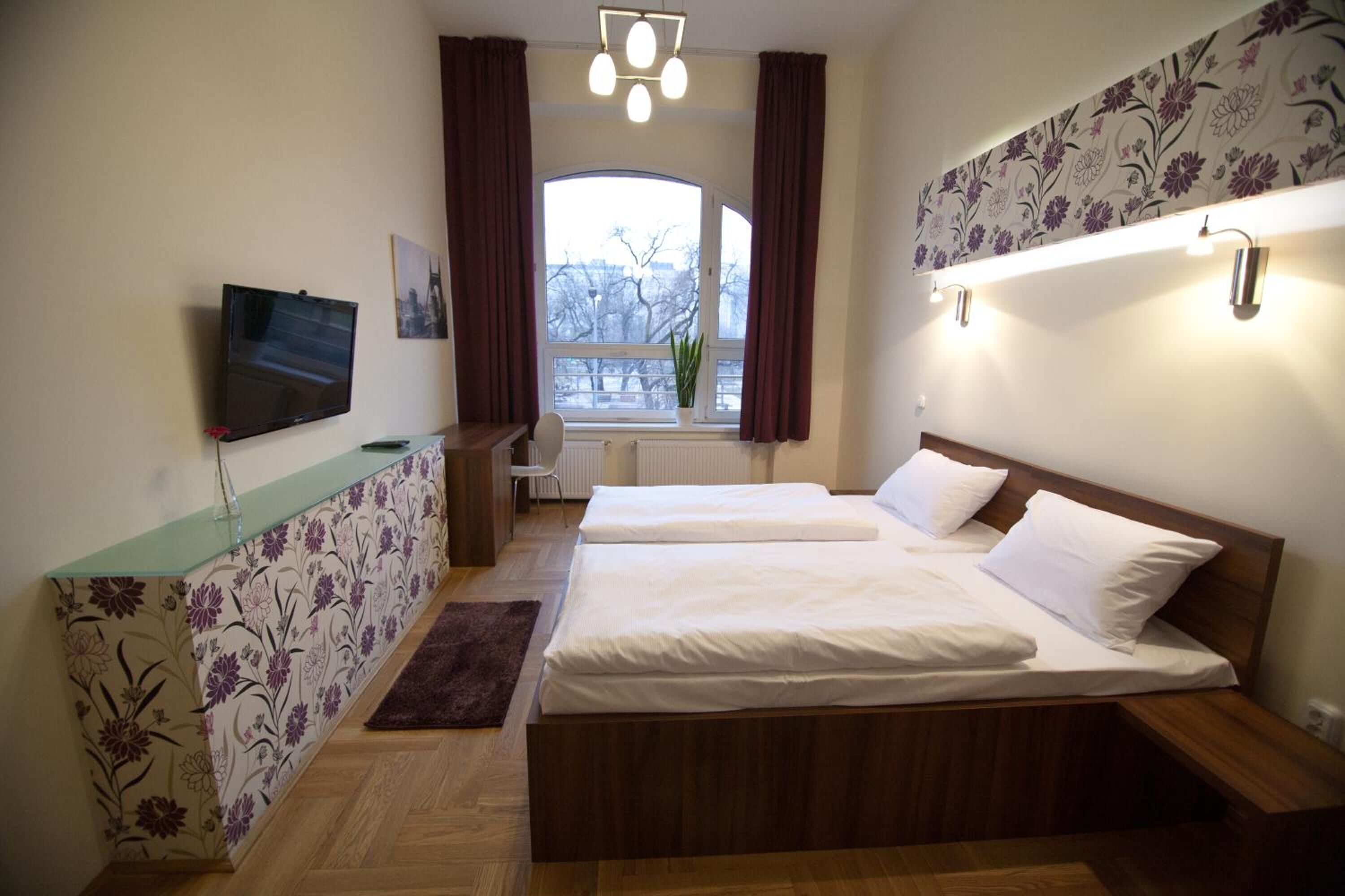 in-room safe, iron/ironing board, free wifi, bed sheets