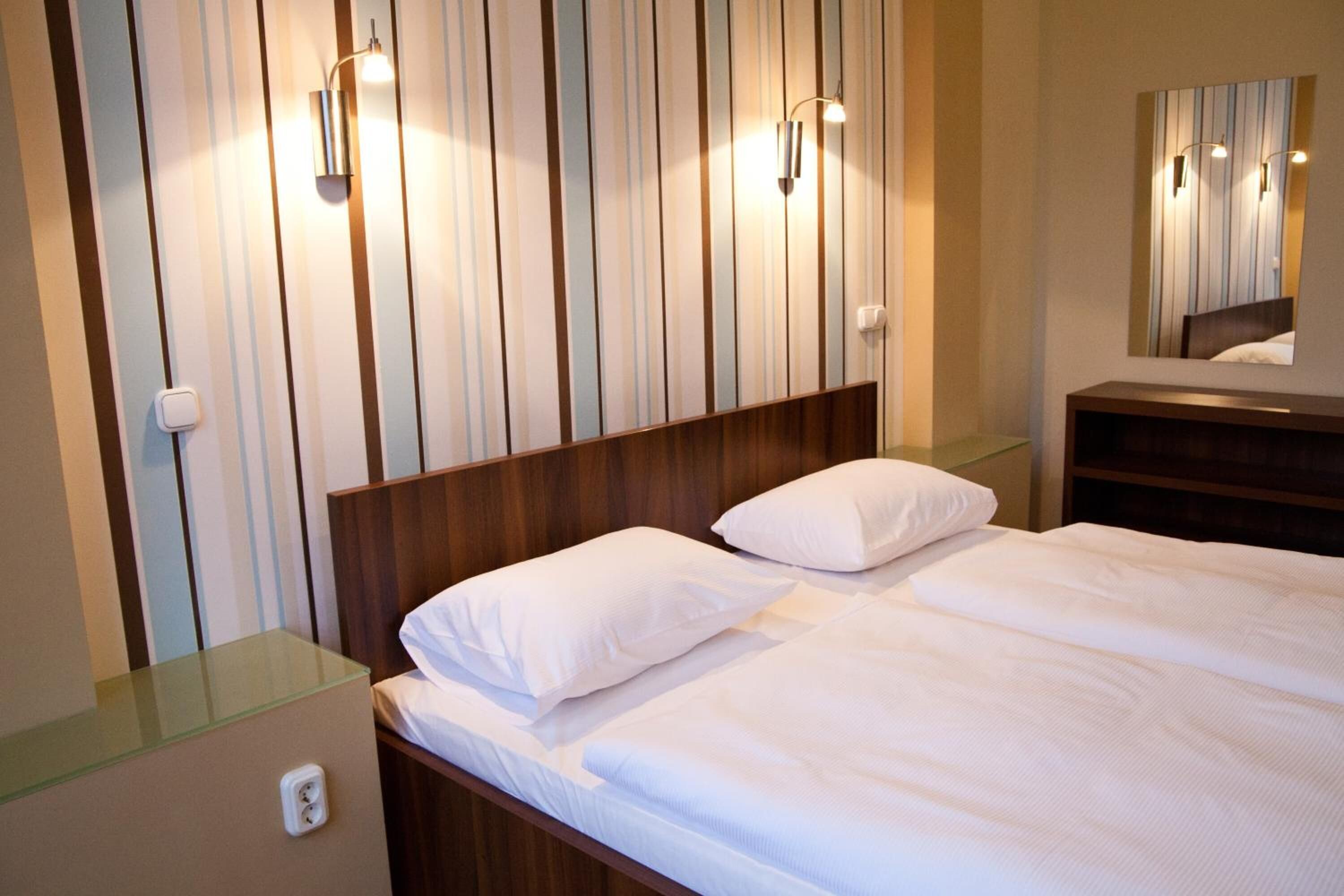 in-room safe, iron/ironing board, free wifi, bed sheets