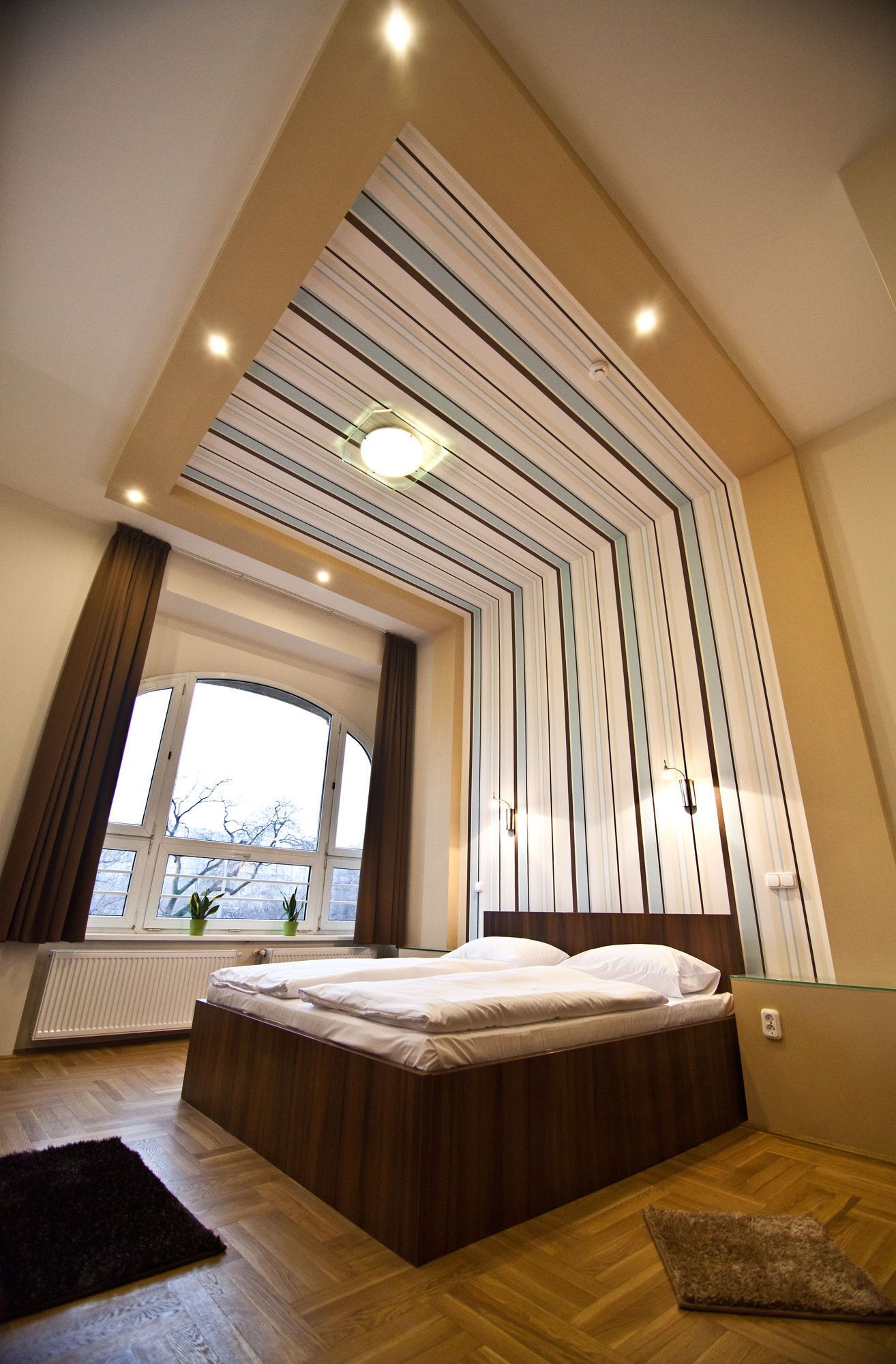 In-room safe, iron/ironing board, free WiFi, bed sheets