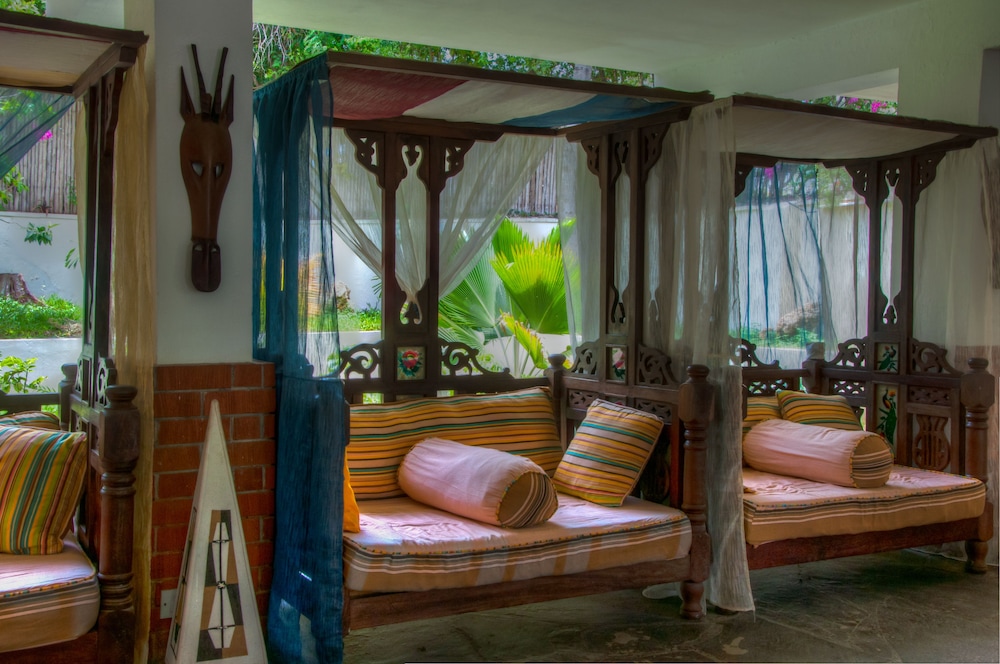 Kahama hotel by null