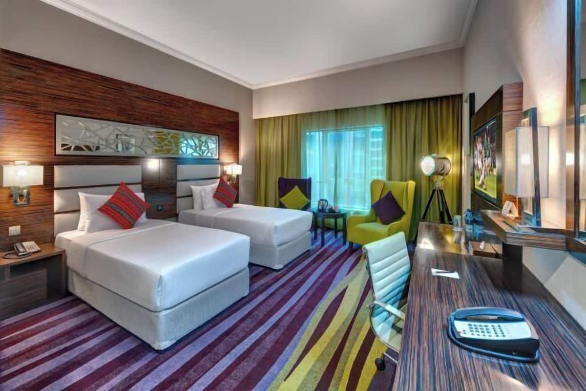 Minibar, in-room safe, individually decorated, individually furnished