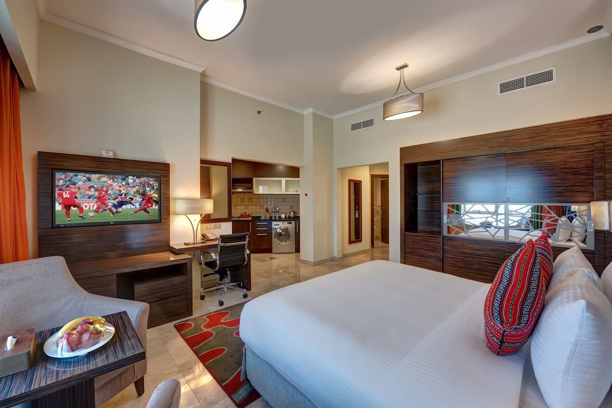 Superior Studio, 1 Double Bed | Minibar, in-room safe, individually decorated, individually furnished