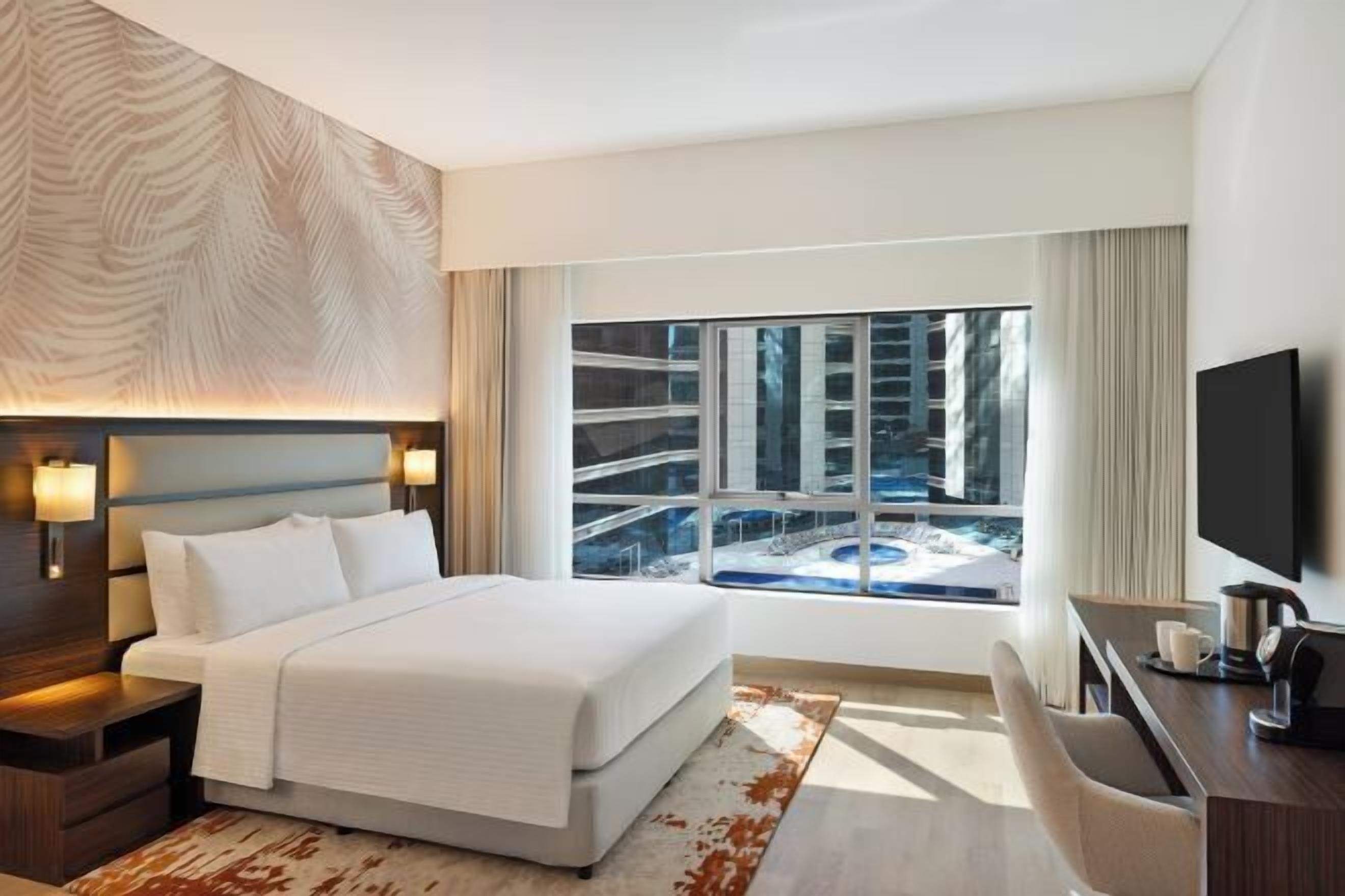 Minibar, in-room safe, individually decorated, individually furnished