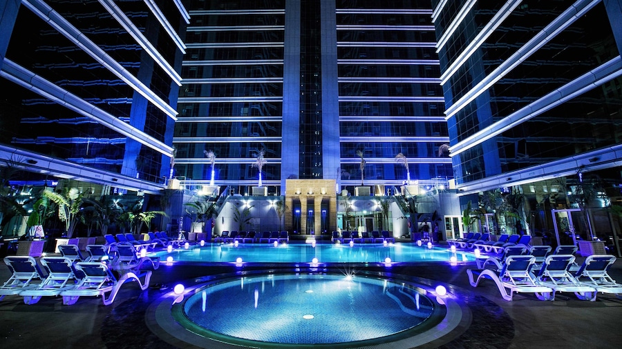 Vintage Grand Hotel