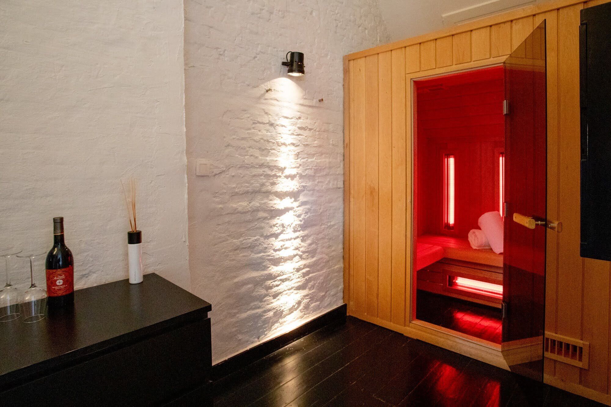 Photo - B&B Suites FEEK