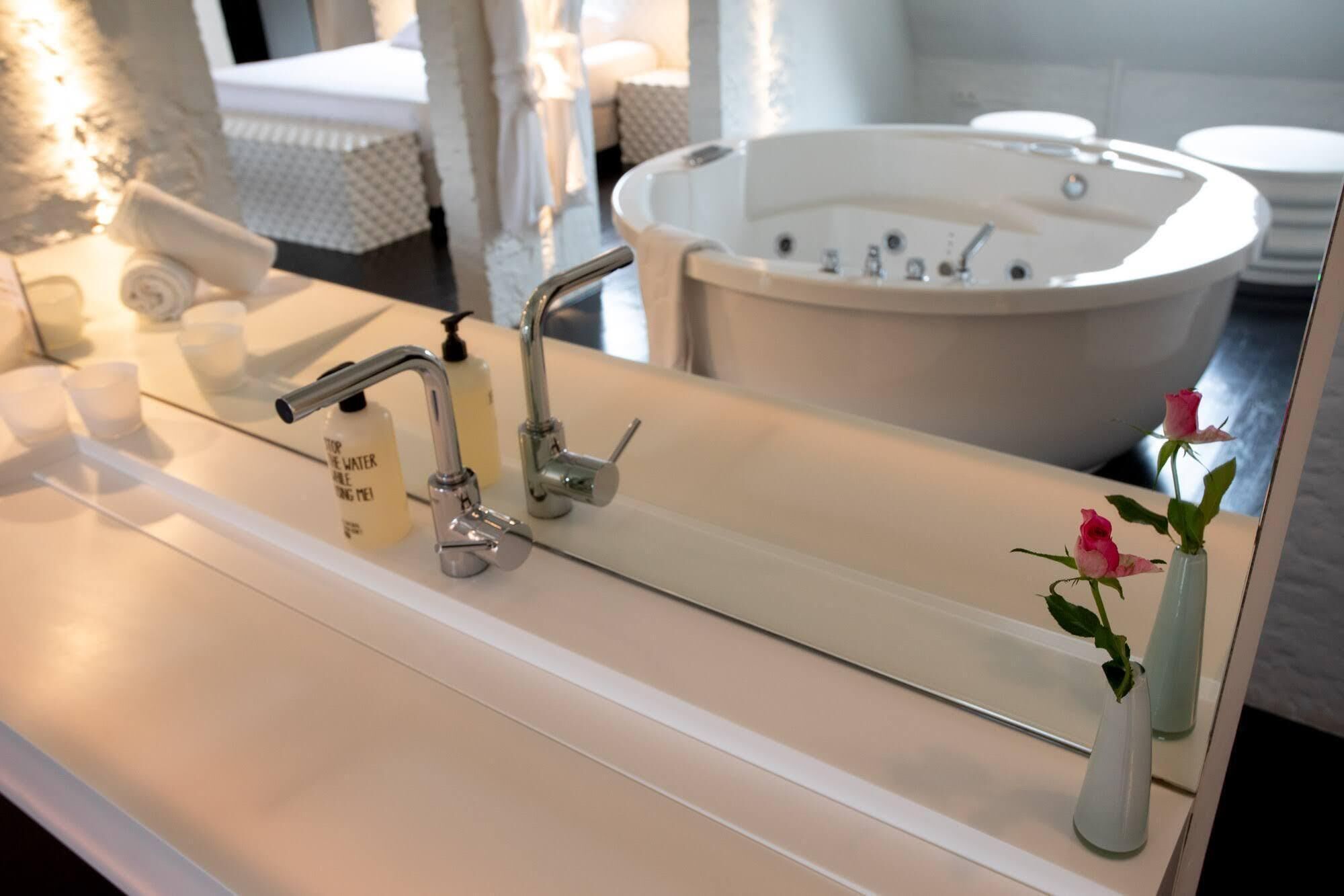 Photo - B&B Suites FEEK