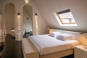 Escritorio, cunas gratuitas, camas plegables/adicionales y wifi gratis 