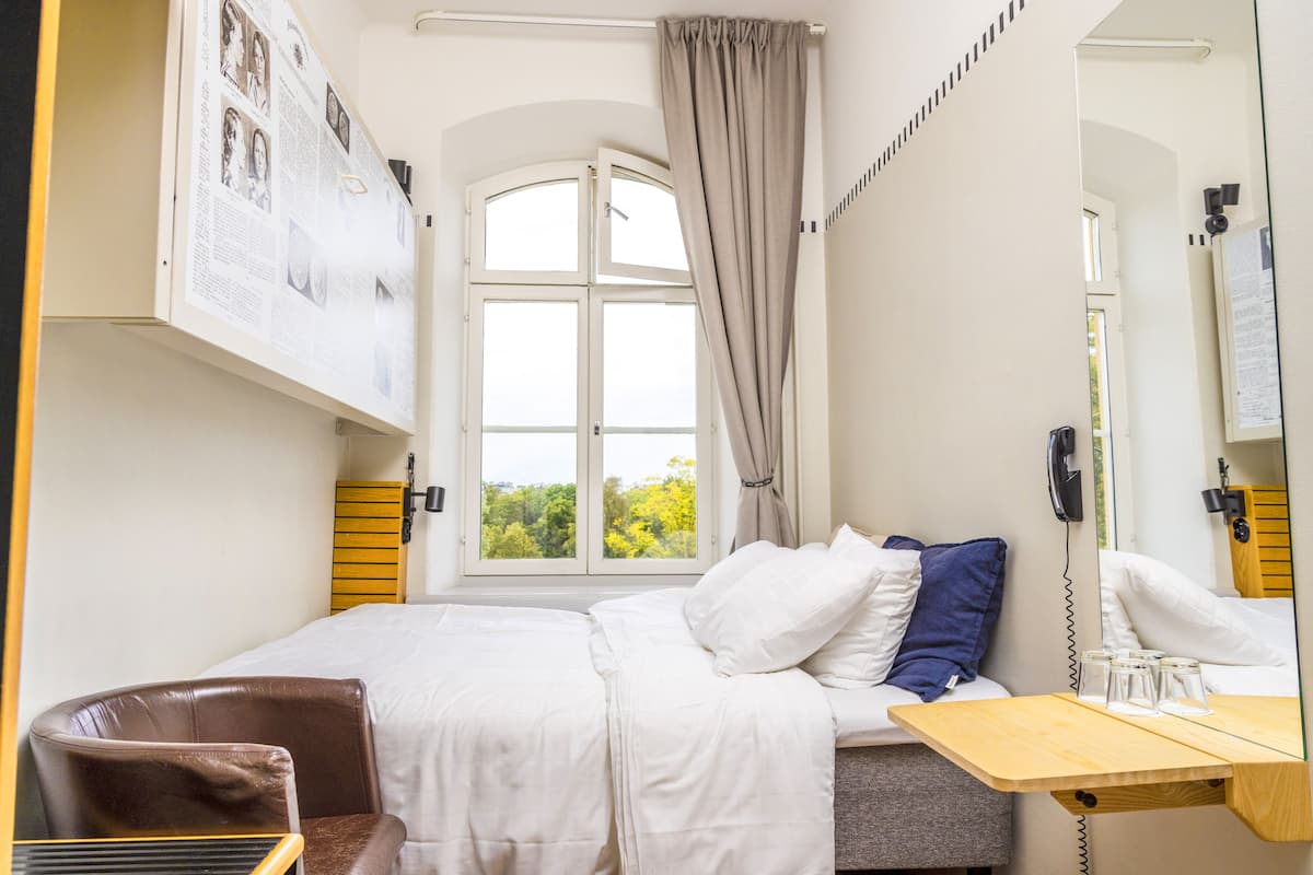 Basic-Doppelzimmer | Zimmersafe, Schreibtisch, Bügeleisen/Bügelbrett, kostenloses WLAN