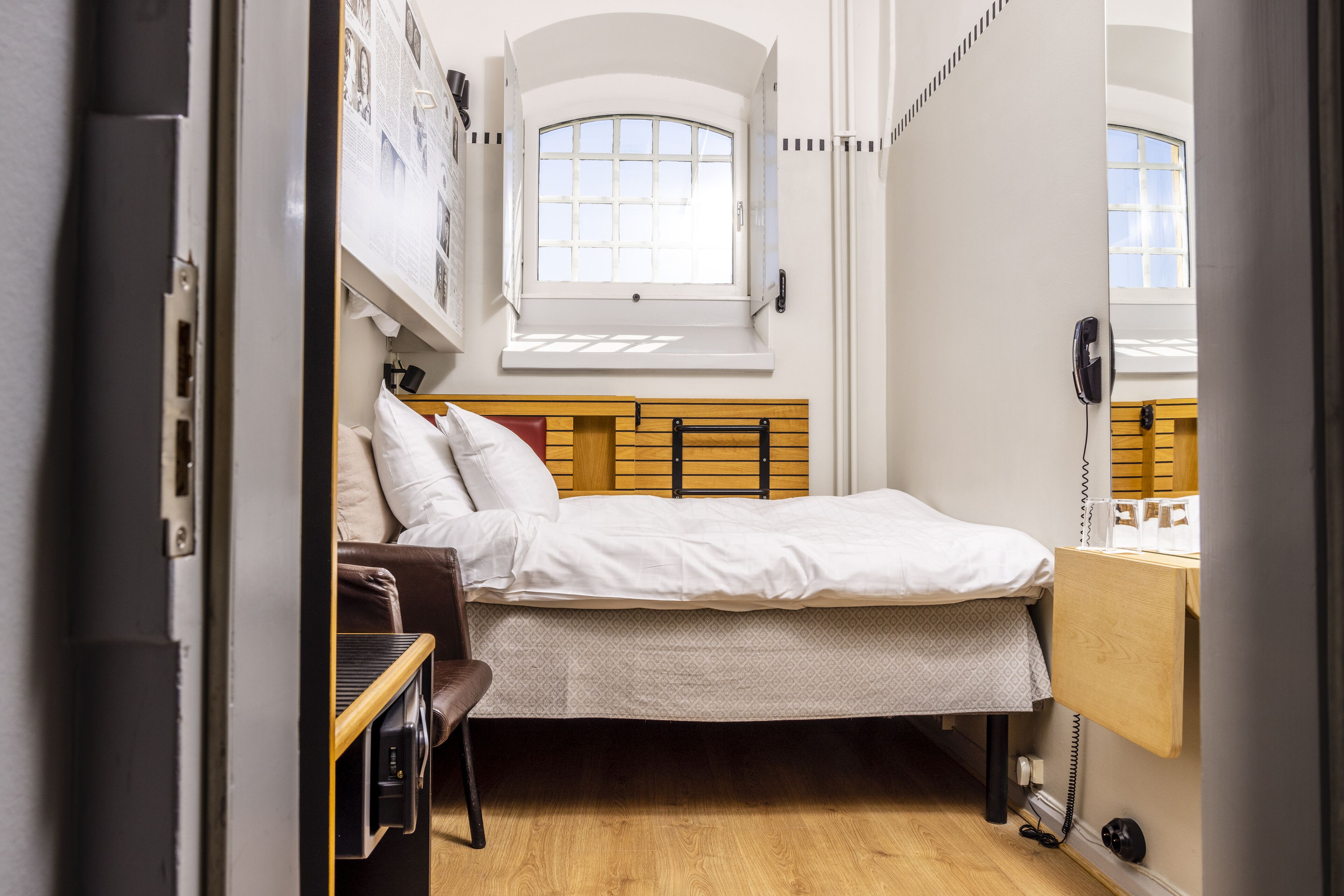 basic double room | 1 bedroom, in-room safe, desk, iron/ironing board