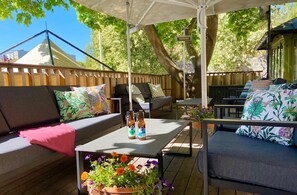 Breakfast, lunch, dinner served; local cuisine 