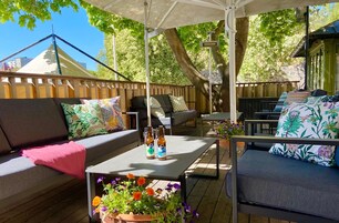 Breakfast, lunch, dinner served; local cuisine 