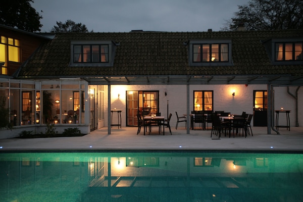 Indoor pool, outdoor pool