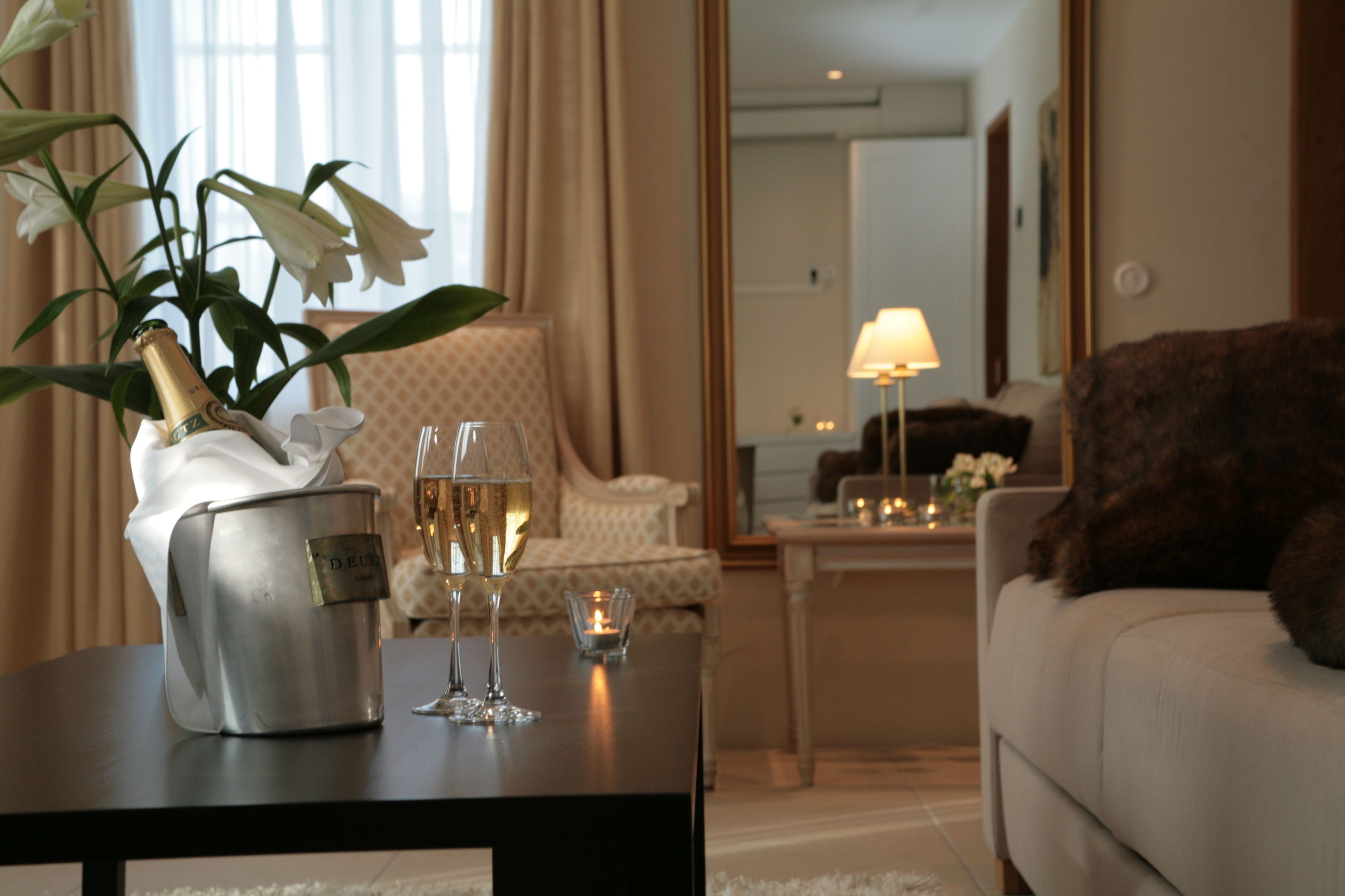 suite | 1 bedroom, in-room safe, desk, iron/ironing board