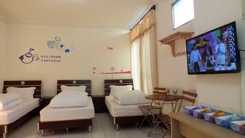 Dortoir Partagé, hommes uniquement, salle de bains commune | Bureau, Wi-Fi gratuit