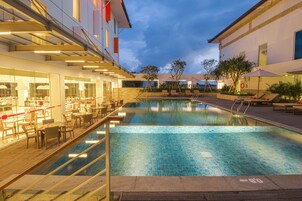 Kolam renang outdoor