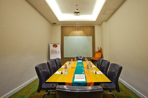 Fasilitas rapat