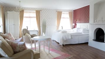 Suite | Desk, rollaway beds, free WiFi