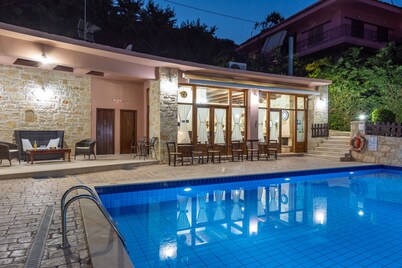 Petronikolis Traditional House