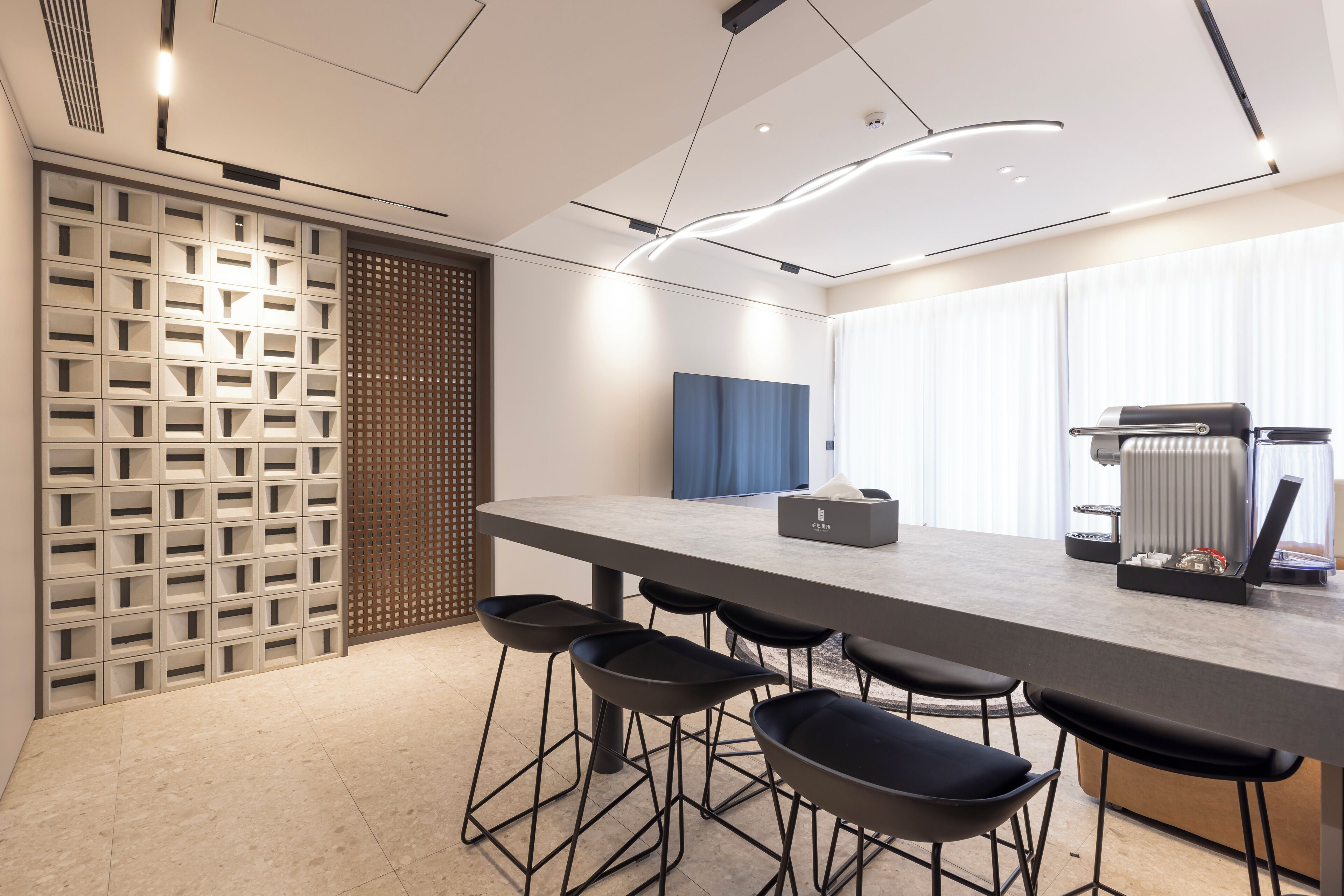 design apartment | living area | tv, netflix, streaming services