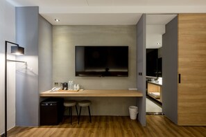 Down duvets, minibar, individually decorated, desk