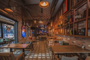 بار (في المنشاة)