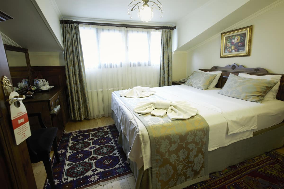 Penthouse (Double Room) | Premium bedding, minibar (some free items), in-room safe, desk