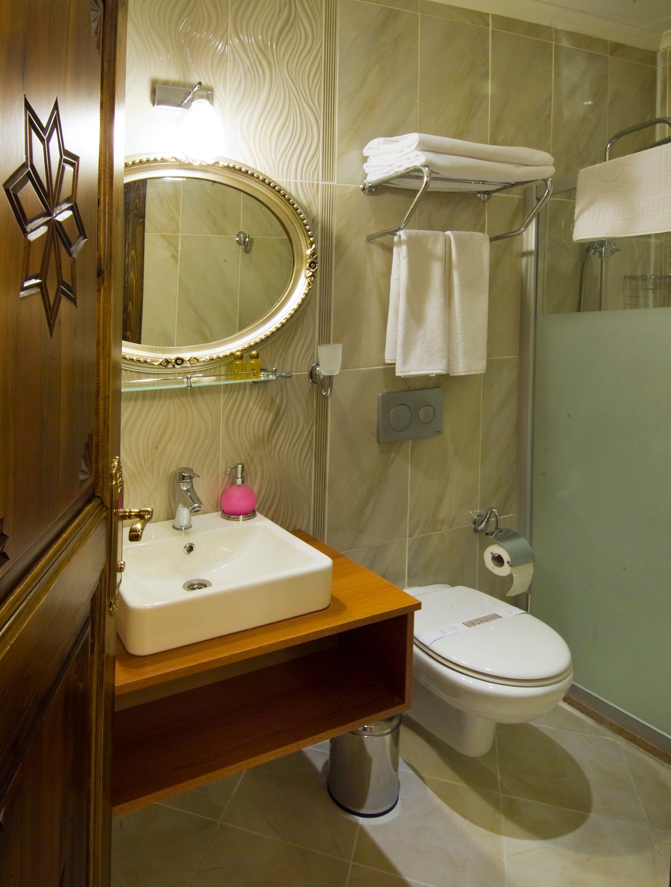 shower, rainfall showerhead, free toiletries, hair dryer