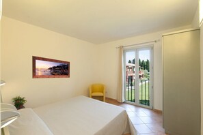 In-room safe, desk, cots/infant beds, rollaway beds