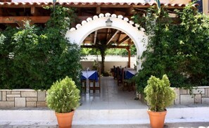 Terrace/patio - Hotel Galaxidi (Delphi)