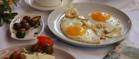 Daily continental breakfast for a fee