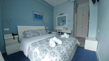 Double or Twin Room, Mountain View | Minibar, in-room safe, iron/ironing board, free WiFi