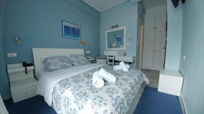 Double or Twin Room, Mountain View | Minibar, in-room safe, iron/ironing board, free WiFi - Hotel Galaxidi (Delphi)