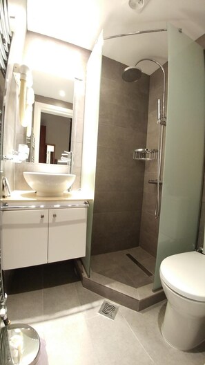 Articles de toilette gratuits, sèche-cheveux