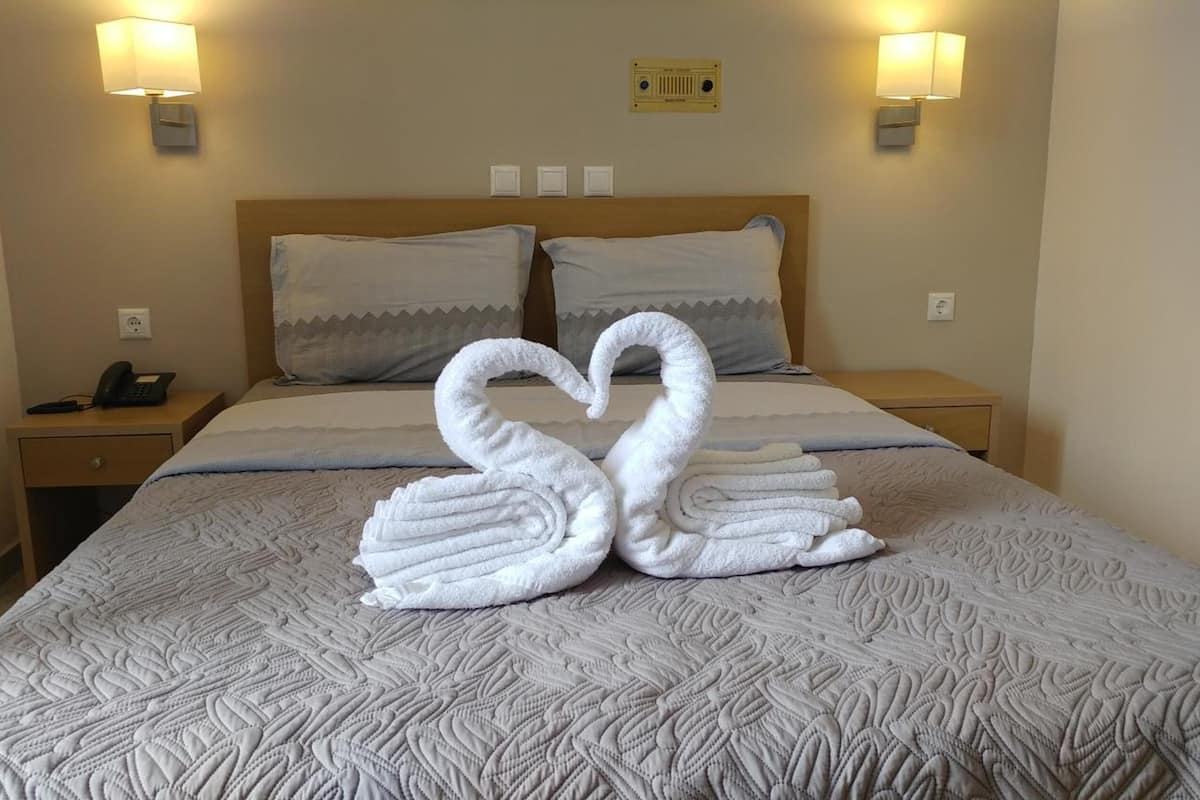 minibar, in-room safe, iron/ironing board, free wifi