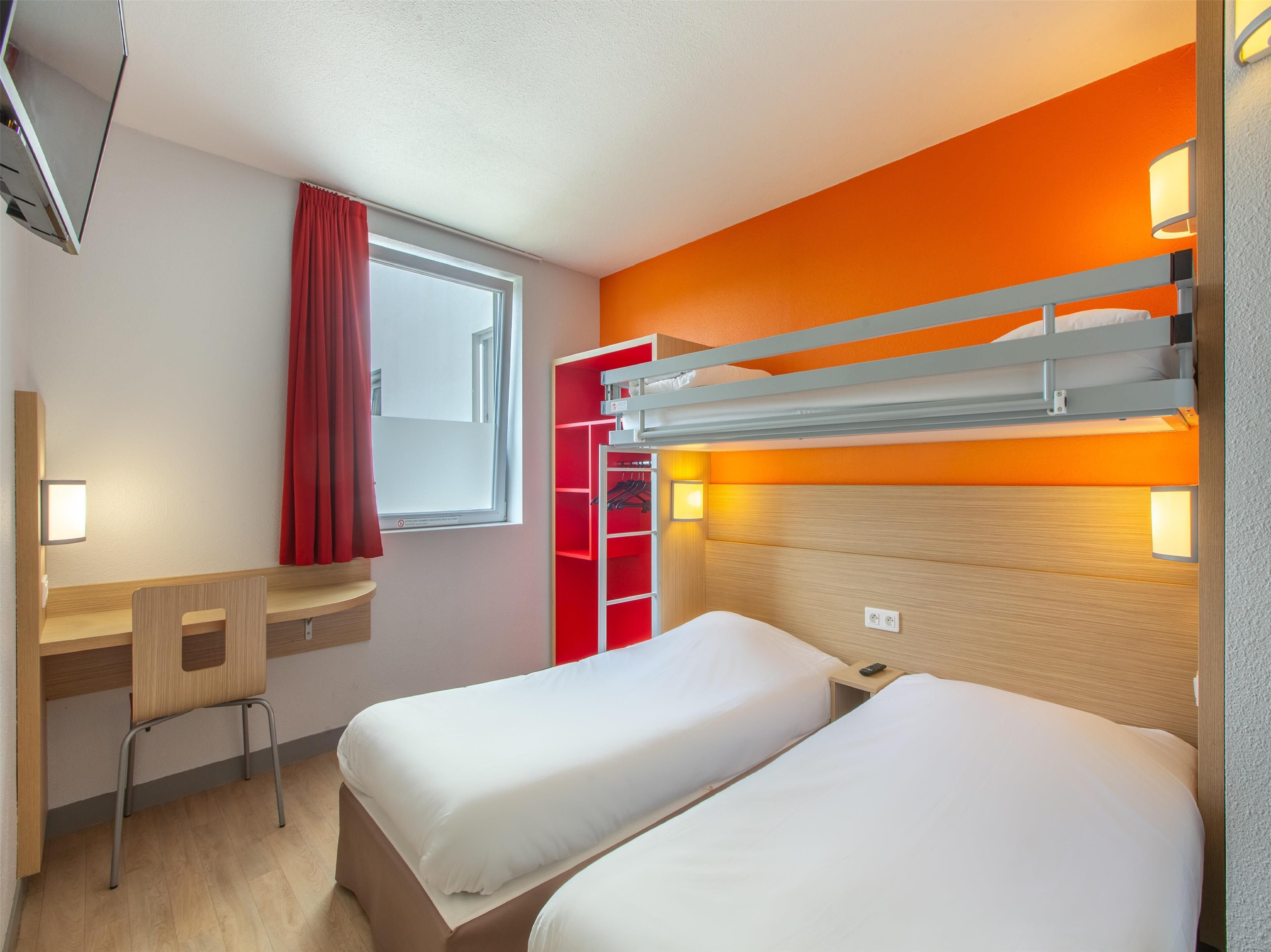 Kamar Standar, 3 Tempat Tidur Twin | Seprai premium, meja kerja, kedap suara, dan setrika/meja setrika