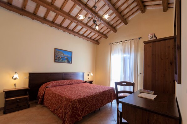 Departamento estándar, 1 habitación | 1 habitación, ropa de cama de alta calidad y escritorio 