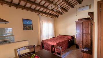 Monolocale comfort | 1 camera, biancheria da letto di alta qualità, una scrivania