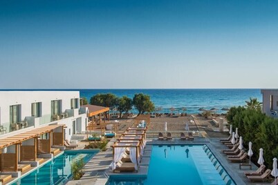 Enorme Armonia Hotel