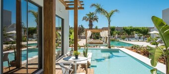 Enorme Armonia Hotel