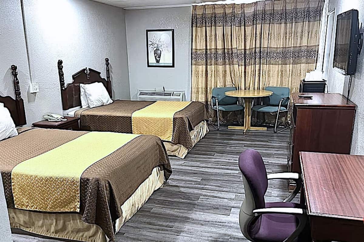 Habitación, 2 camas matrimoniales, para no fumadores | Wifi gratis y ropa de cama