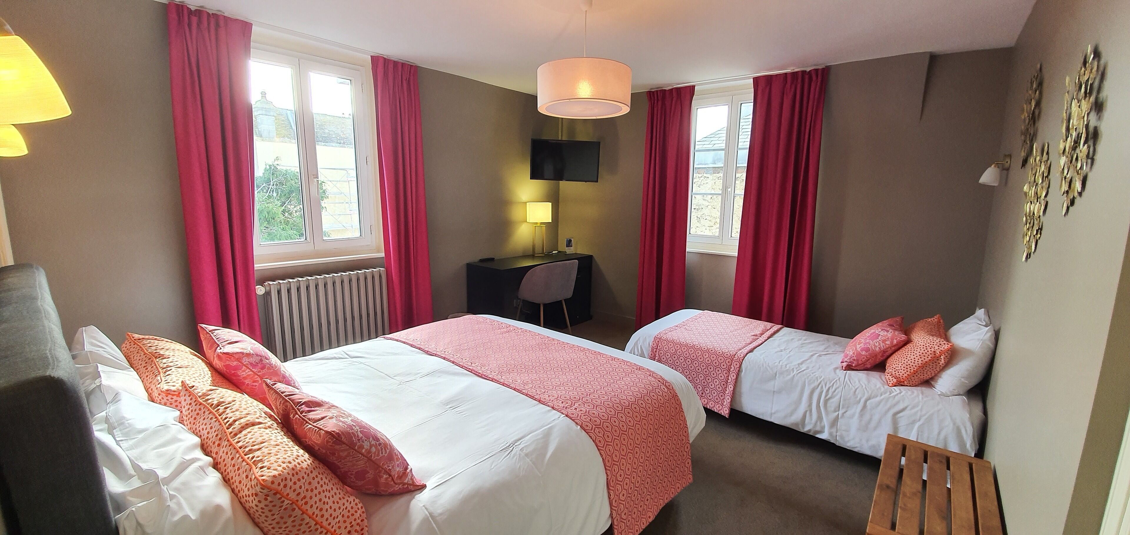 superior double room (triple) | individually decorated, individually furnished, desk, blackout curtains