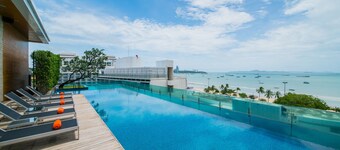 Seven Zea Chic Hotel