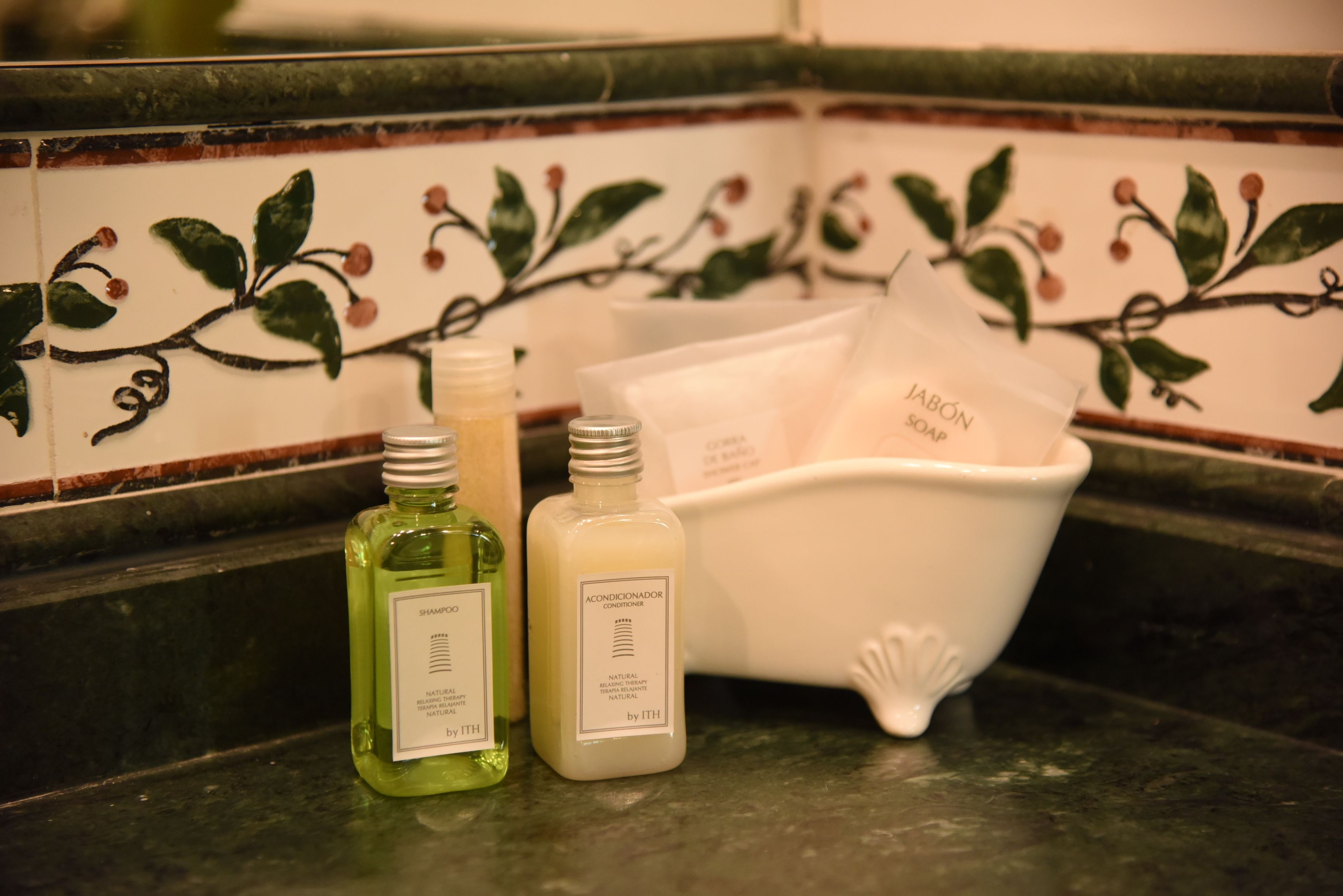 1 bedroom, egyptian cotton sheets, premium bedding, down duvets